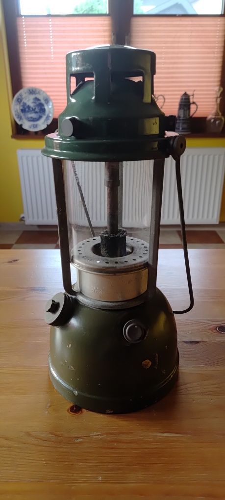 Lampa Naftowa Ciśnieniowa, Bialaddin, England