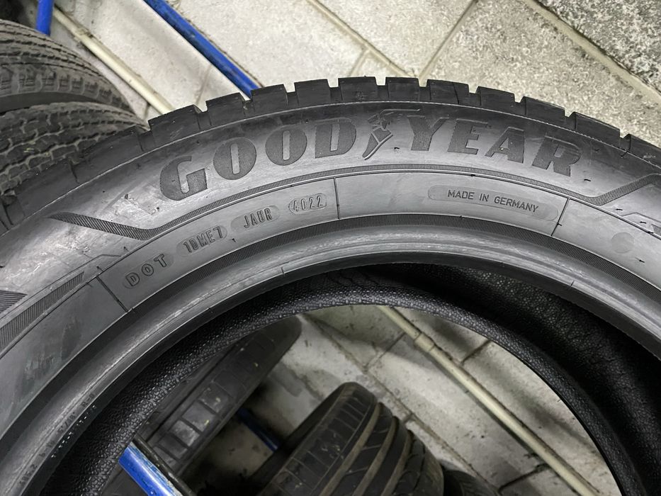 Зимові шини 235/55 R19 (105T) GOOD YEAR