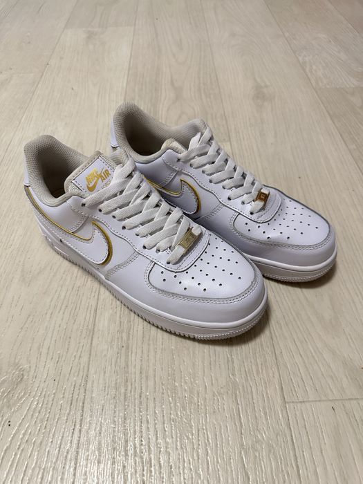 Nike air force white 40р жіночі білі кросівки найк