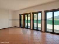 Moradia V4 em Caminha com vista Rio.