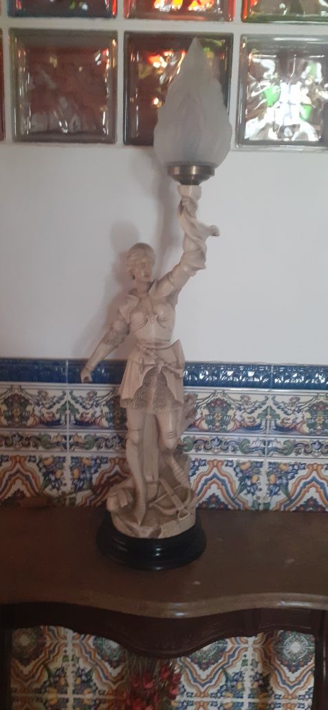 Estatueta candeeiro