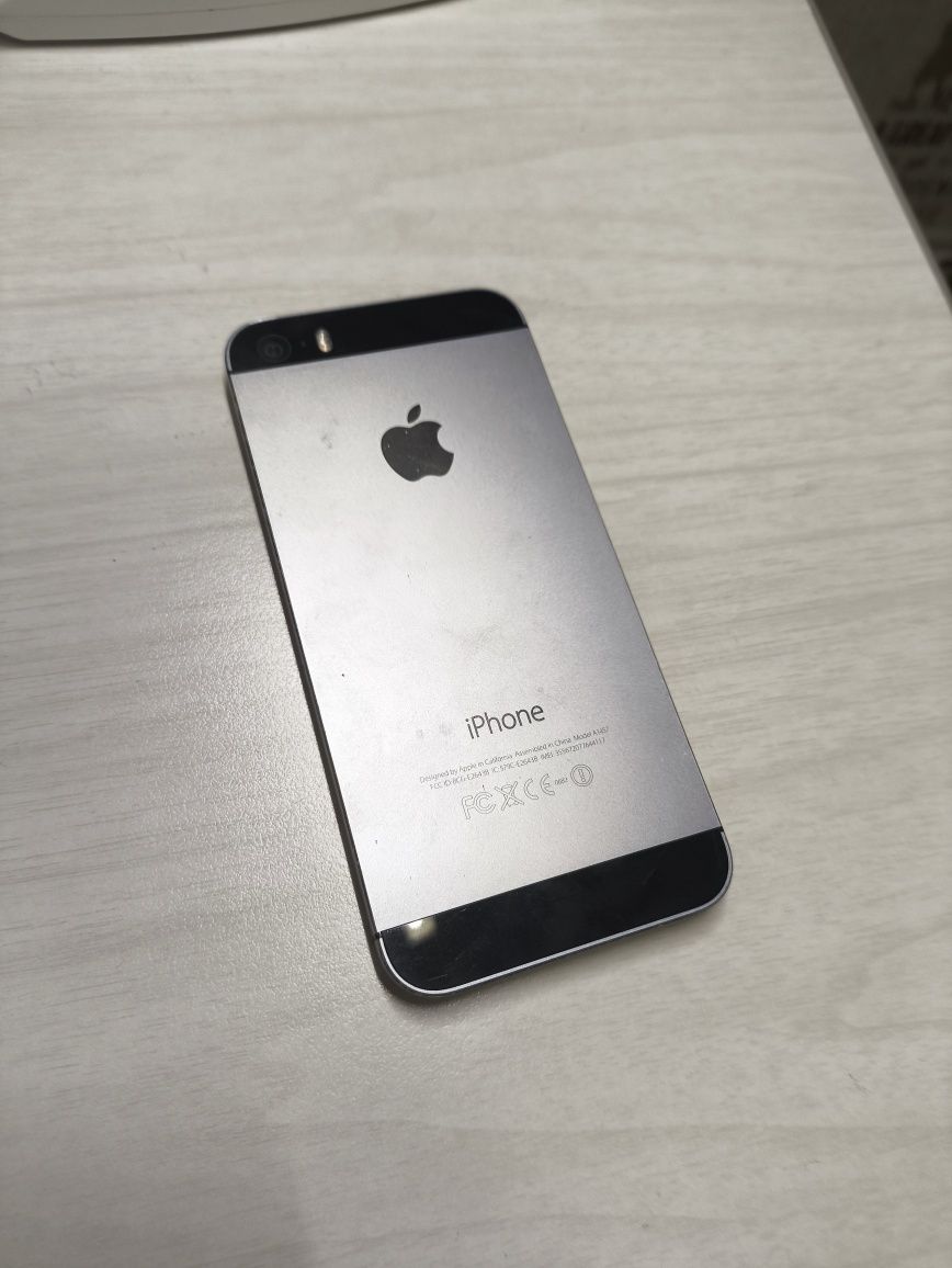 Iphone 5s 16 gb.