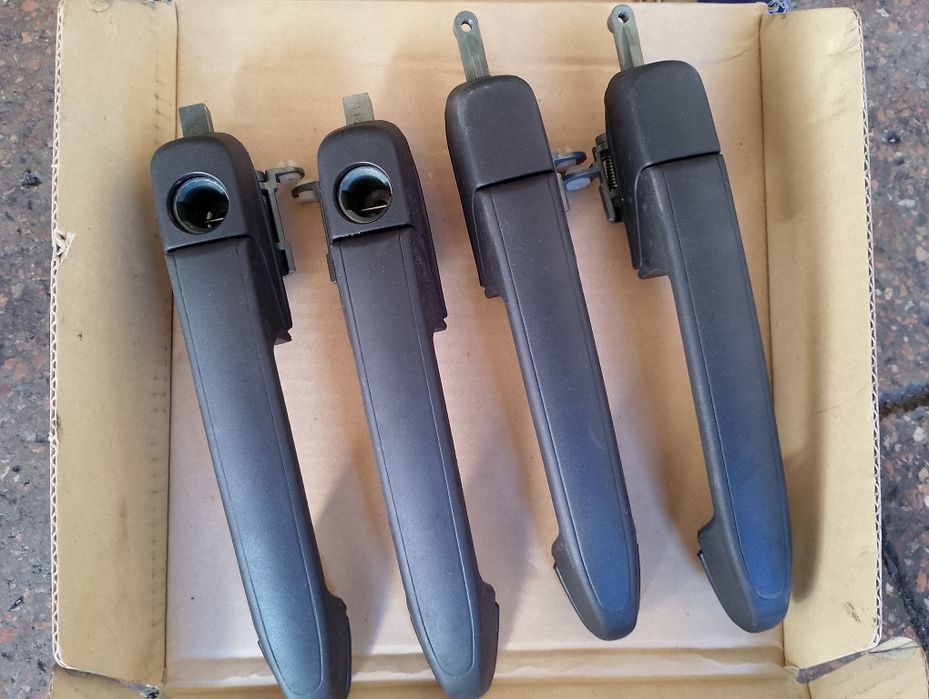 Продам комплект наружных ручек Нива Шевроле