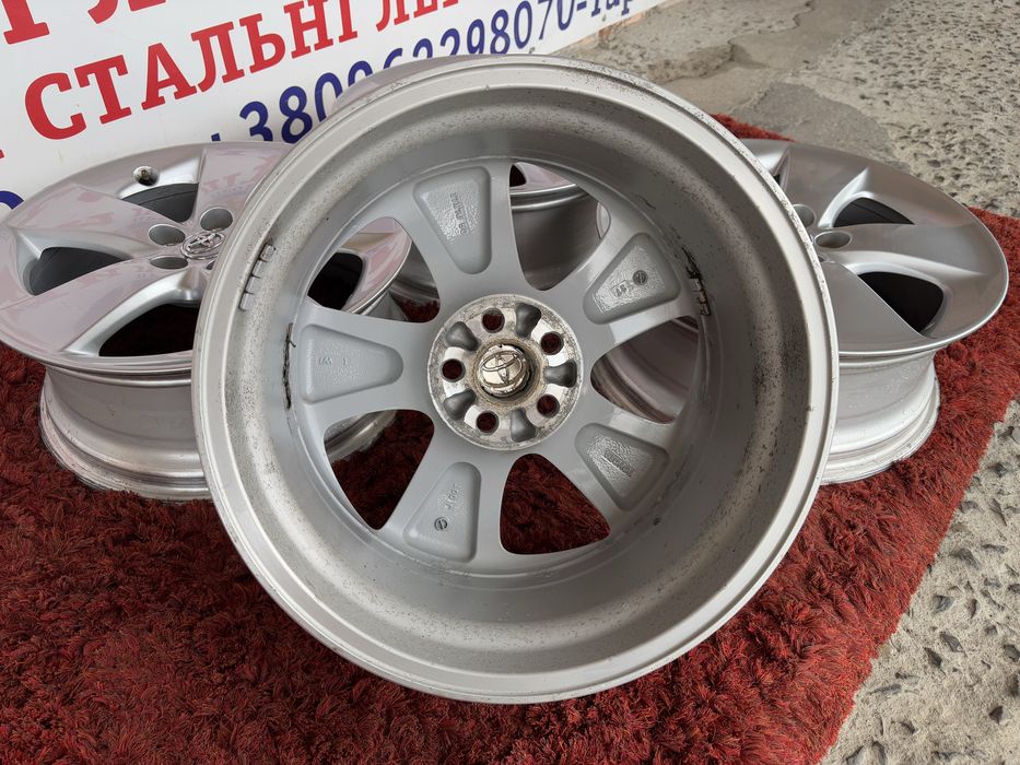 Original Toyota Prius Avensis R17 5x100