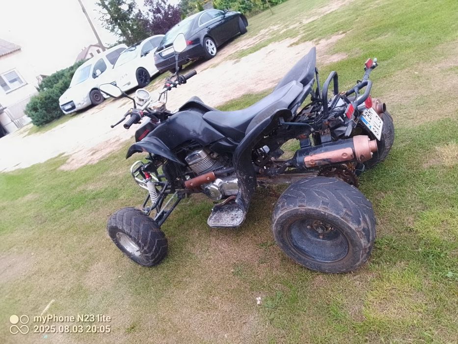 Quad HONDA -250-