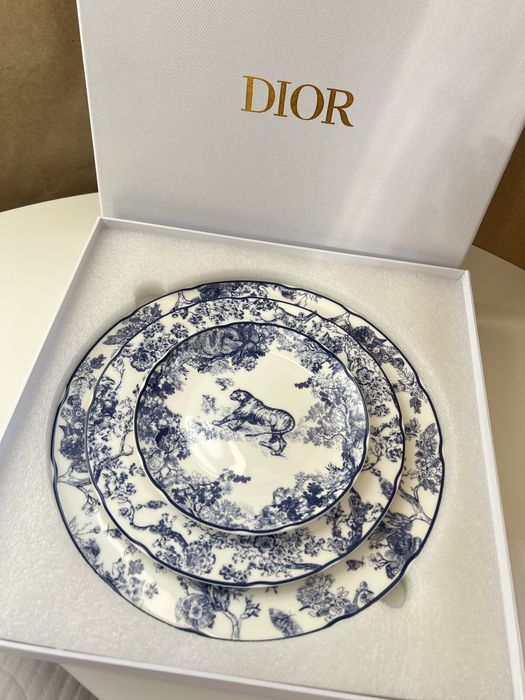 Набір тарілок dior