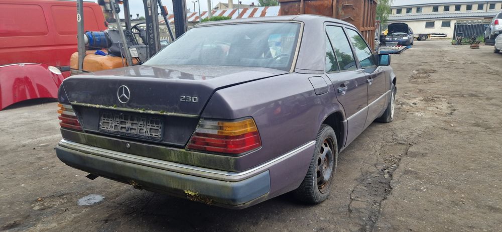 Części W124 2.3B Automat Silnik Drzwi Szyba Skrzynia Deska Lampa Boczk