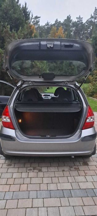 Sprzedam Hondę Jazz, długie opłaty...