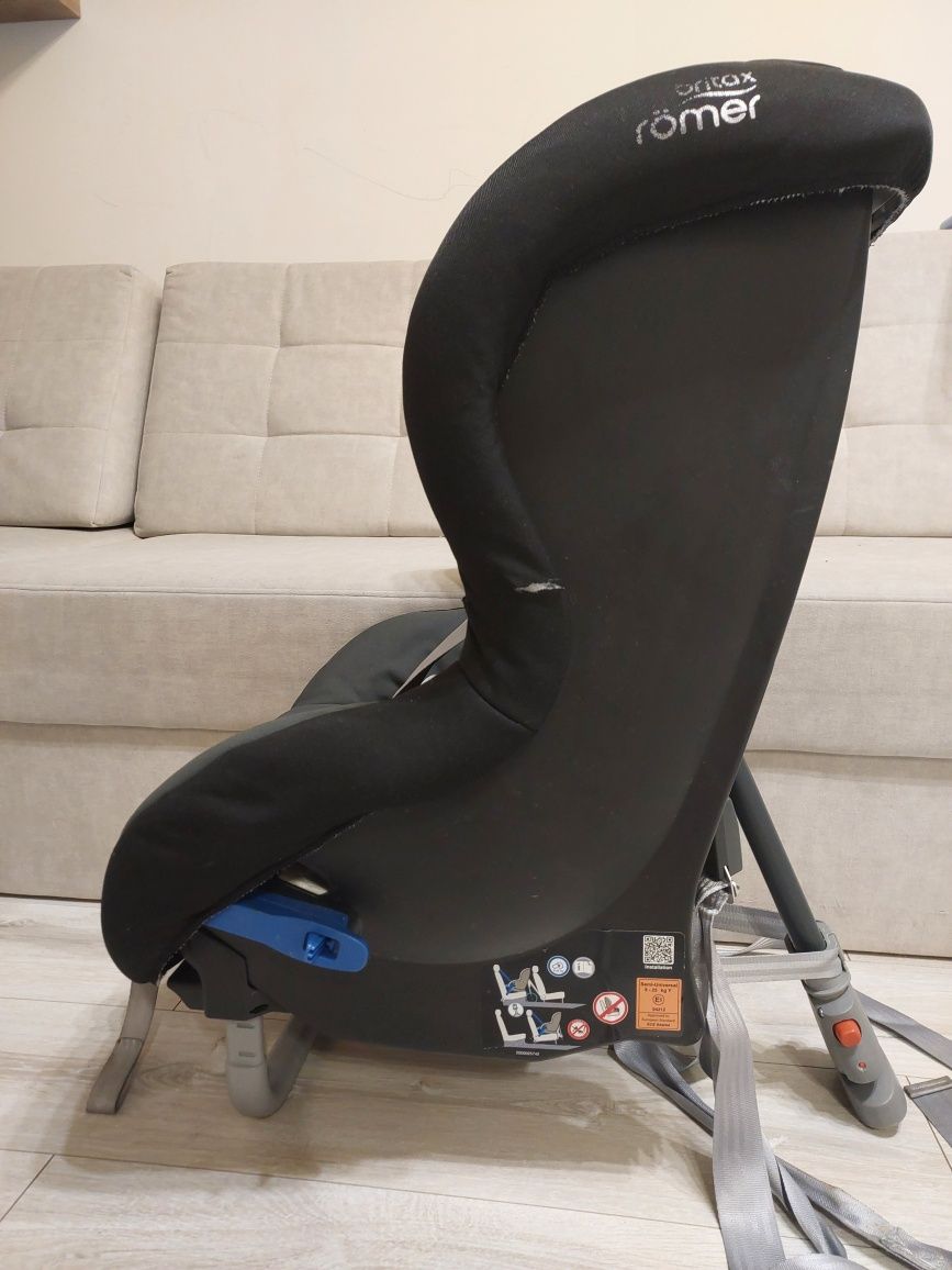 Fotelik samochodowy Britax Roomer max way 9-25 do jazdy tyłem
