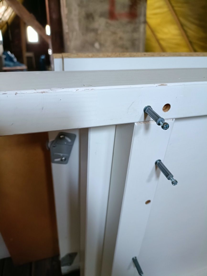 szafa biała ikea hemnes z przesuwanymi drzwiami