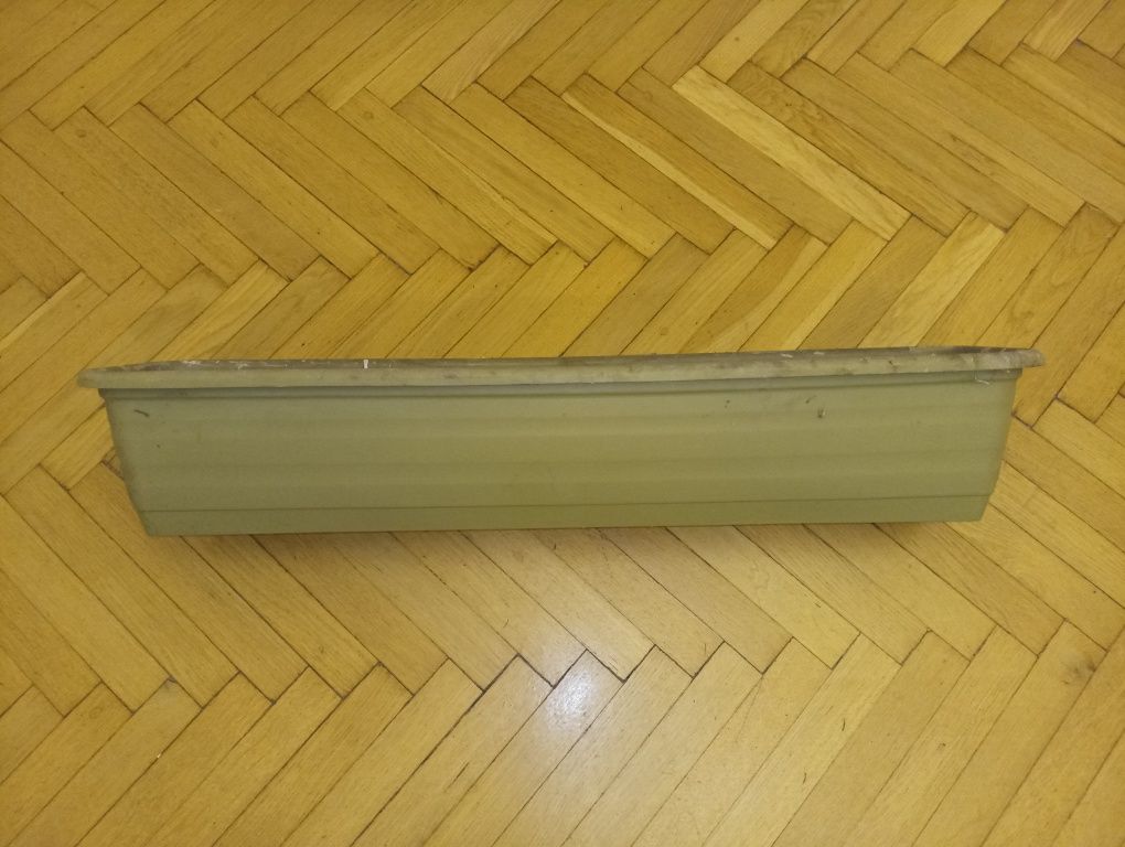 Ящик для цветов (пластмассовый),б/у - 120 грн.
