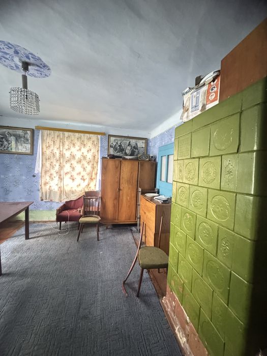 Продаж будинку з великою земельною ділянкою