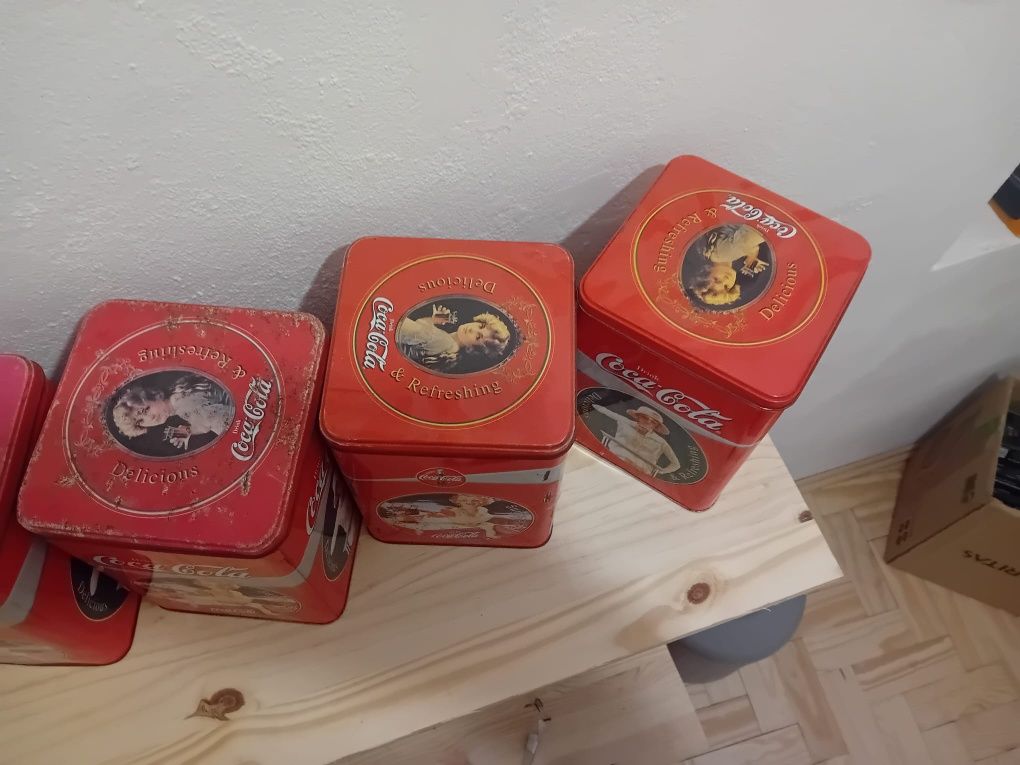 Conjunto de 5 lataa Coca Cola
