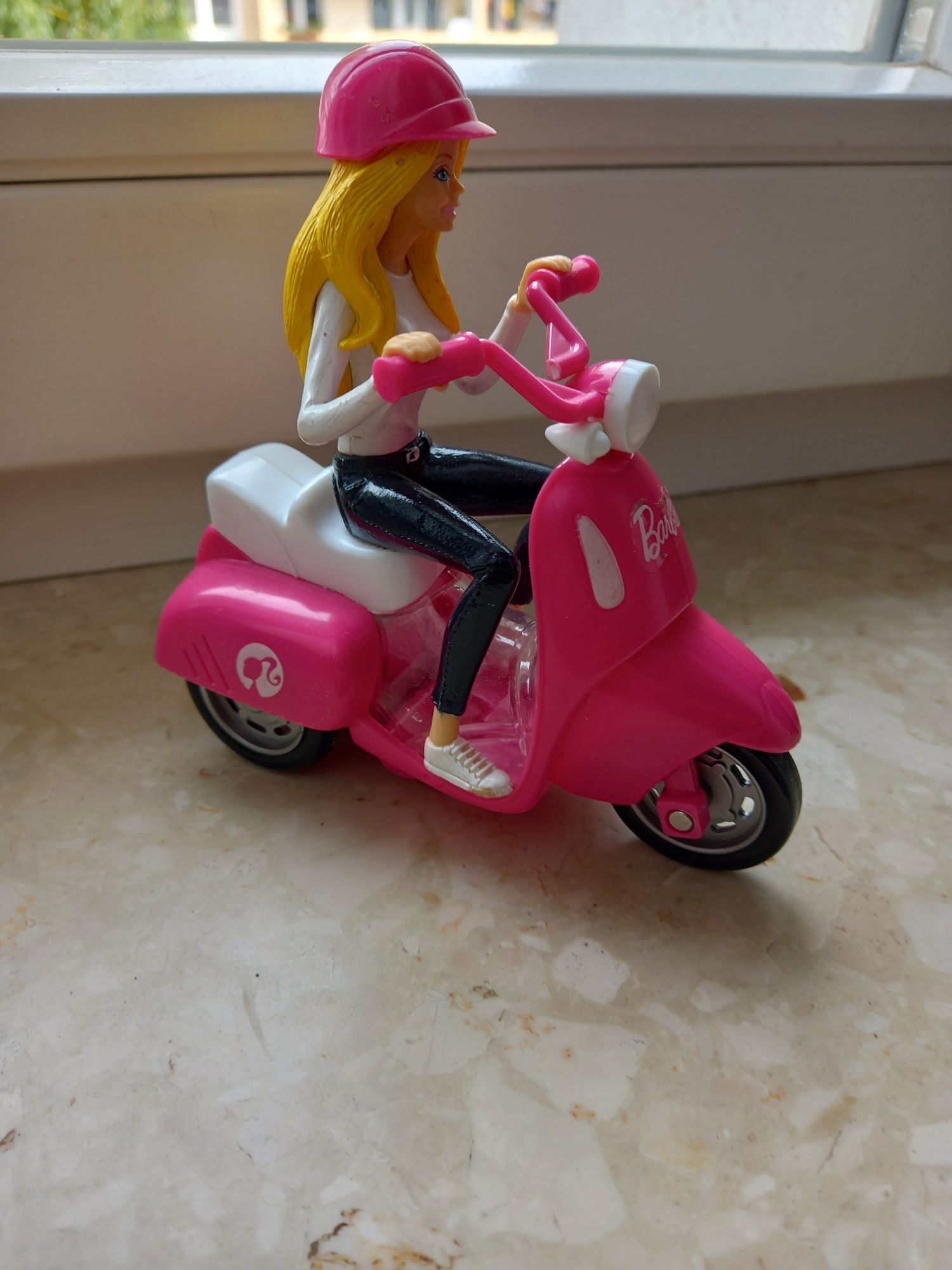 Orginalna Barbie na Skuterze Mattel napęd dla dziewczynek S.ldealny