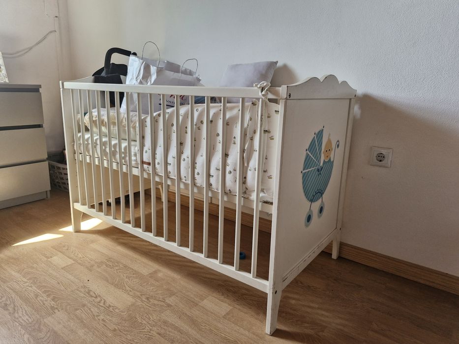 Berço para quarto de bebé