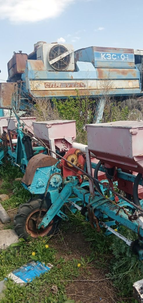 Продам комбайн славутич