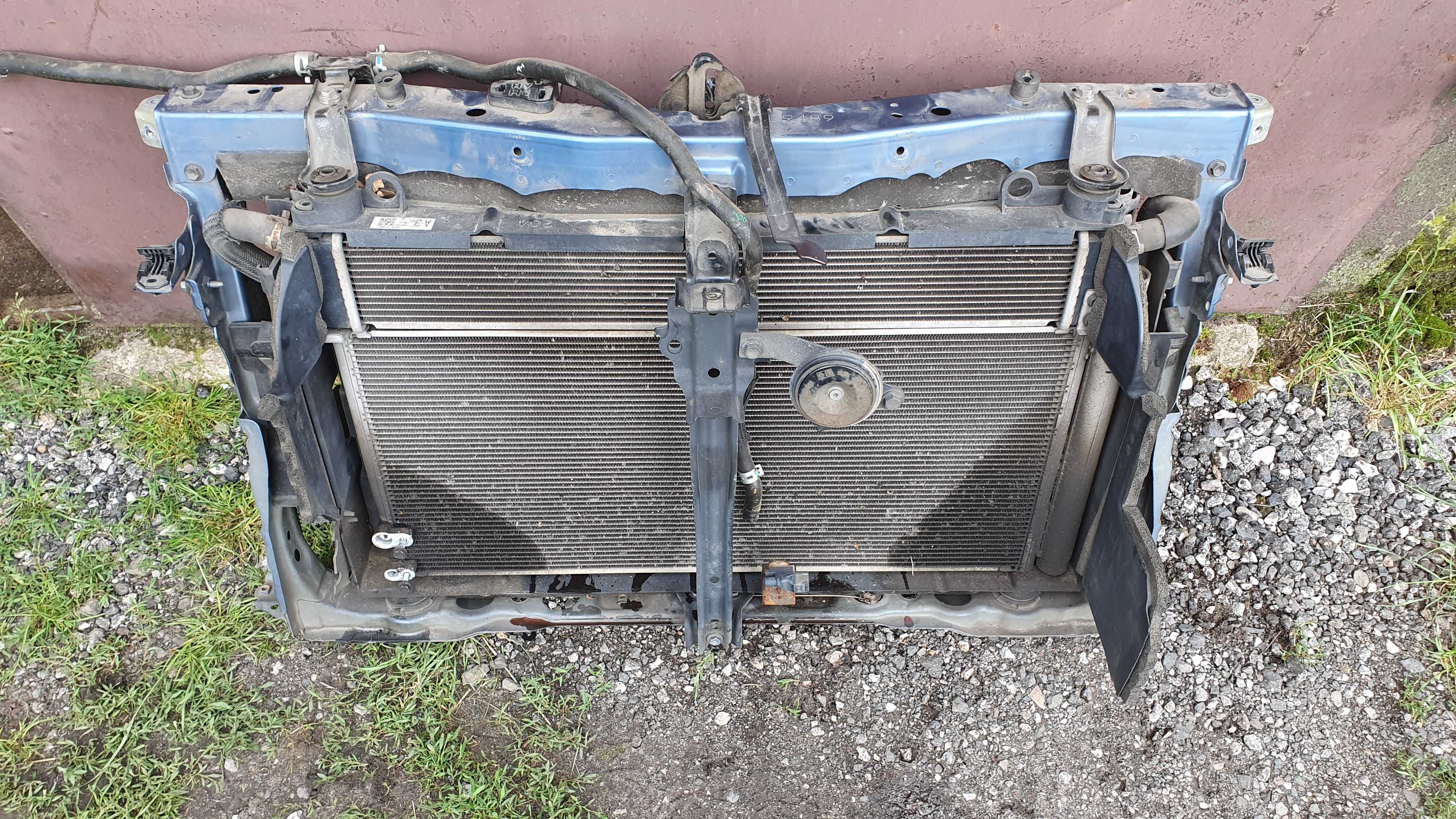 Toyota Auris II LIFT 1.8 Hybryda 15-18 Przód Blacharski Kompletny 8U6