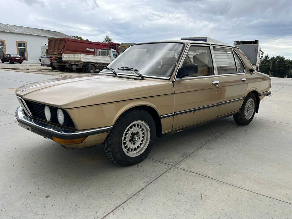 BMW 520 (E12) automat