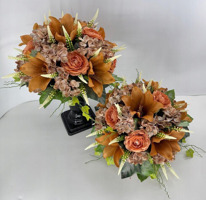 Zestaw nagrobny ręcznie wykonany w odcieniach rdzawej pomarańczy