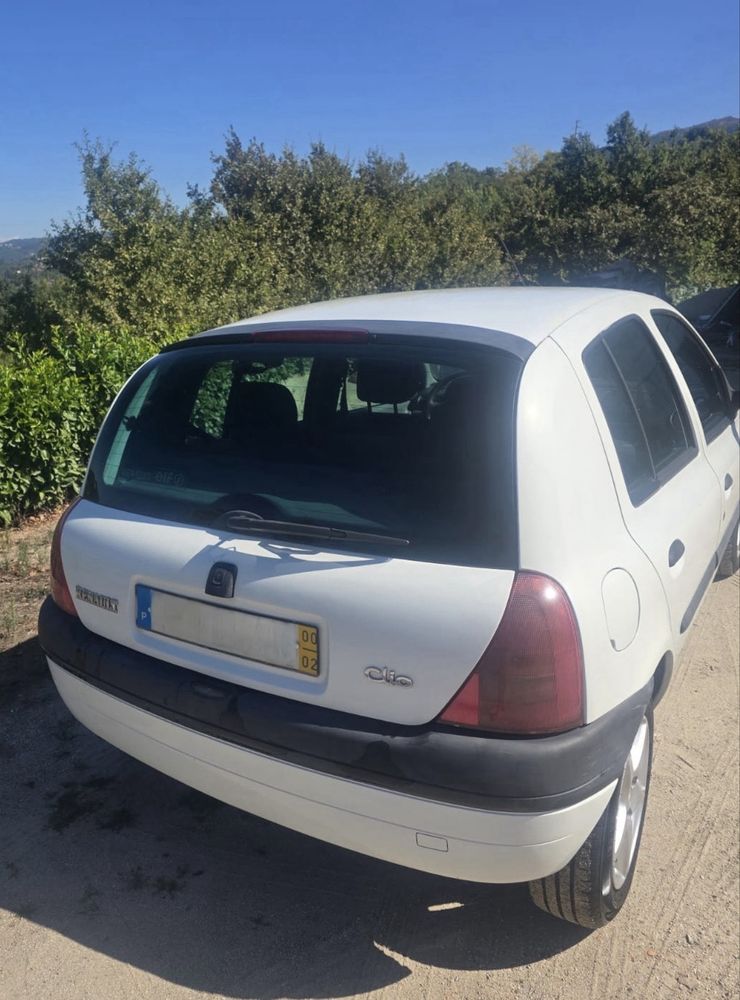 Renault Clio II Diesel- 1.9 D RXE (muito bem estimado)
