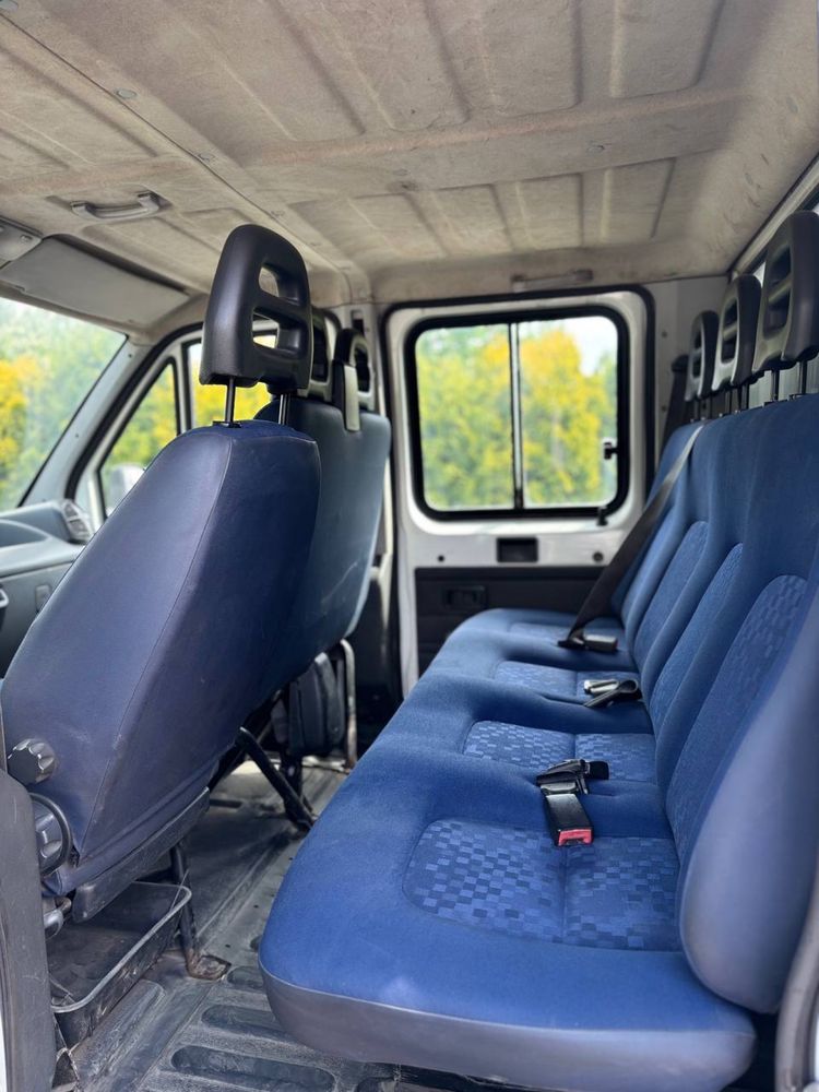 Wynajem busa – transport mebli i ładunków – Katowice i okolice