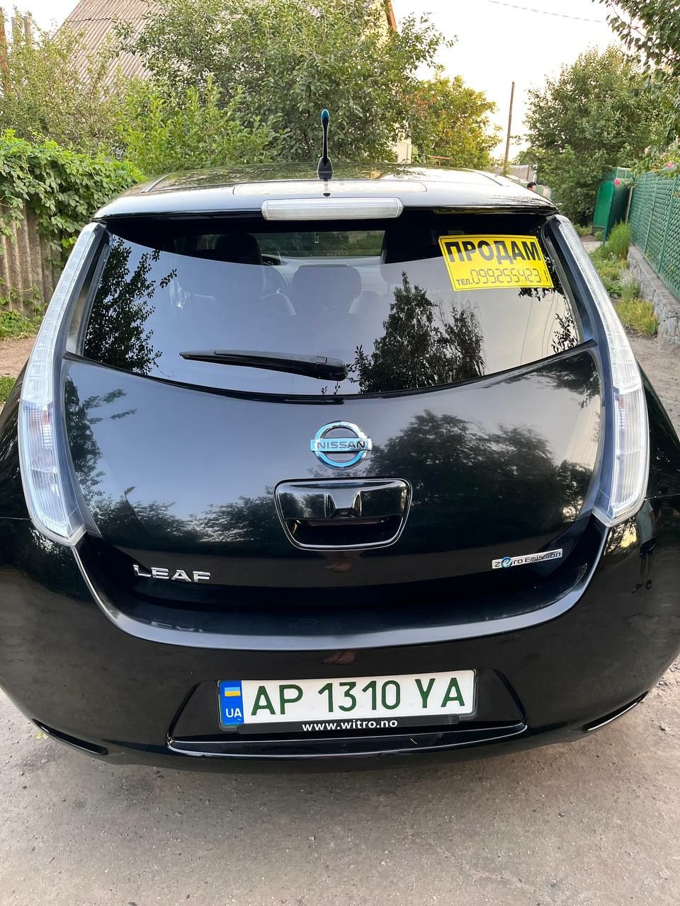 Продам Nissan Leaf