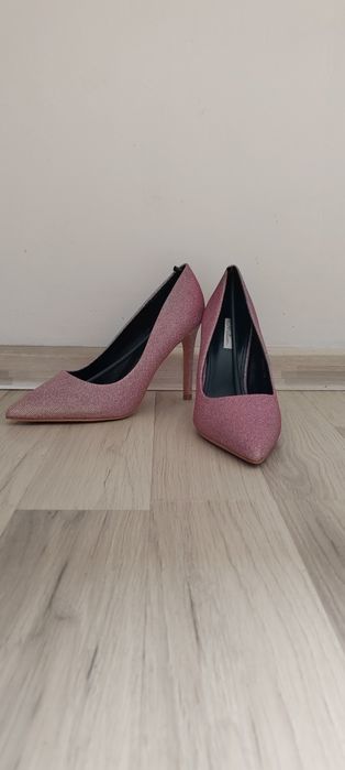 Różowe szpilki r. 40