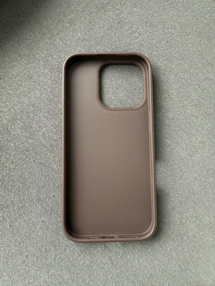 Etui guess iphone 16 pro