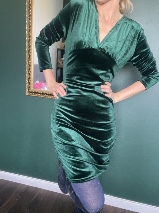 Nowa sukienka aksamitna rozm L