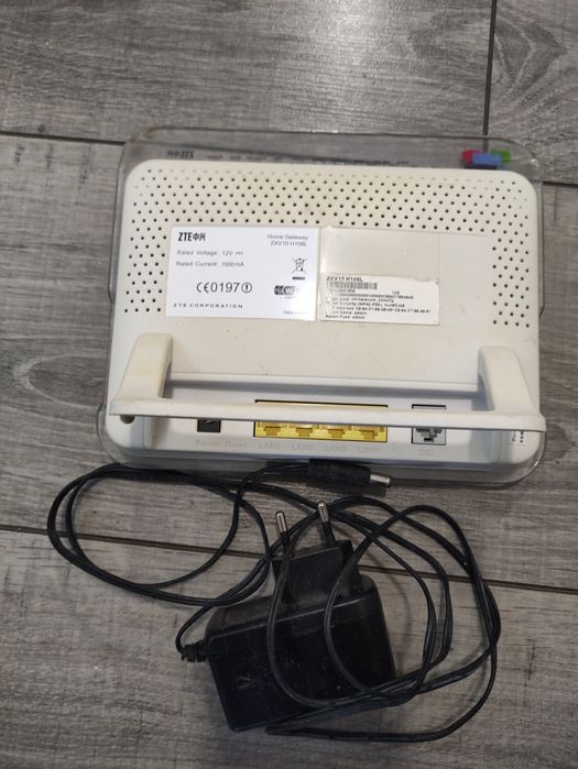 Роутер ZTE ZXV10 H108L.