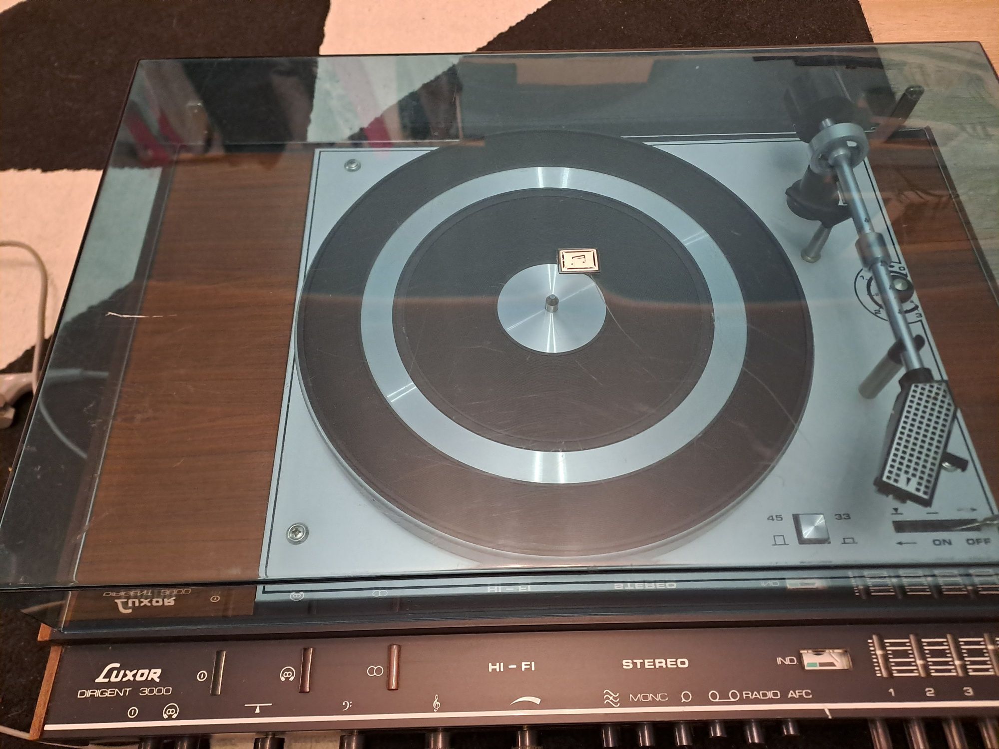 Gramofon z radiem Luxor Dirigent 3000