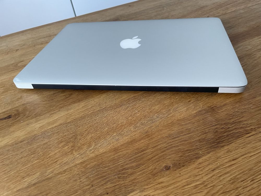 Apple MacBook Air 13 i5 os x Sequoia