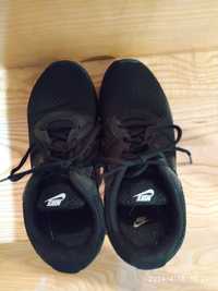 Buty sportowe damskie czarne r 39, Nike, uzywane