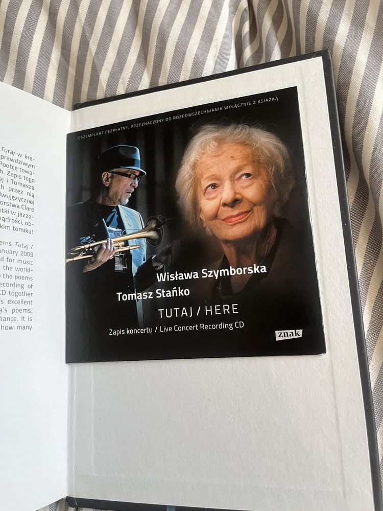 wisława szymborska tutaj/here książka i cd wiersz