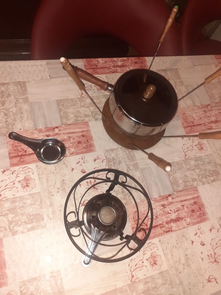Fondiu como novo