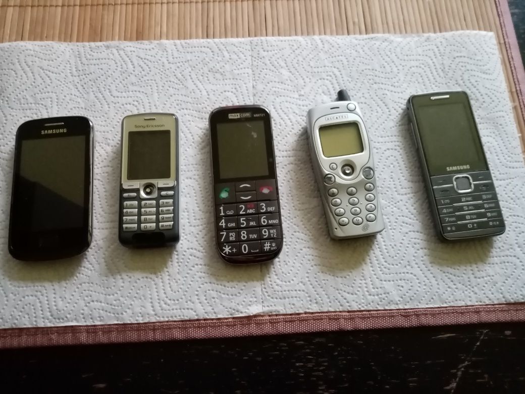 Telefony  kom nokia 21 szt