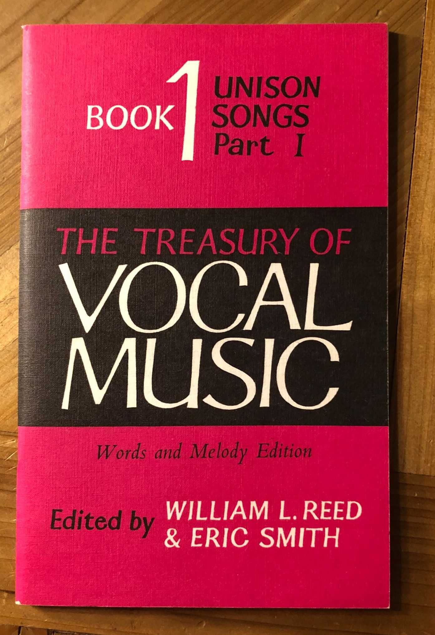 Livro "The treasury of vocal music book 1"