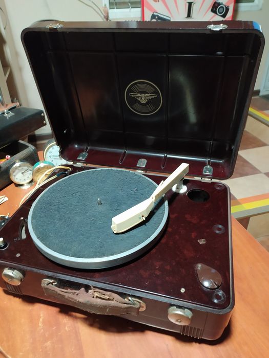 Интерьерный Проигрыватель виниловых пластинок электрофон 40-50гг карбо