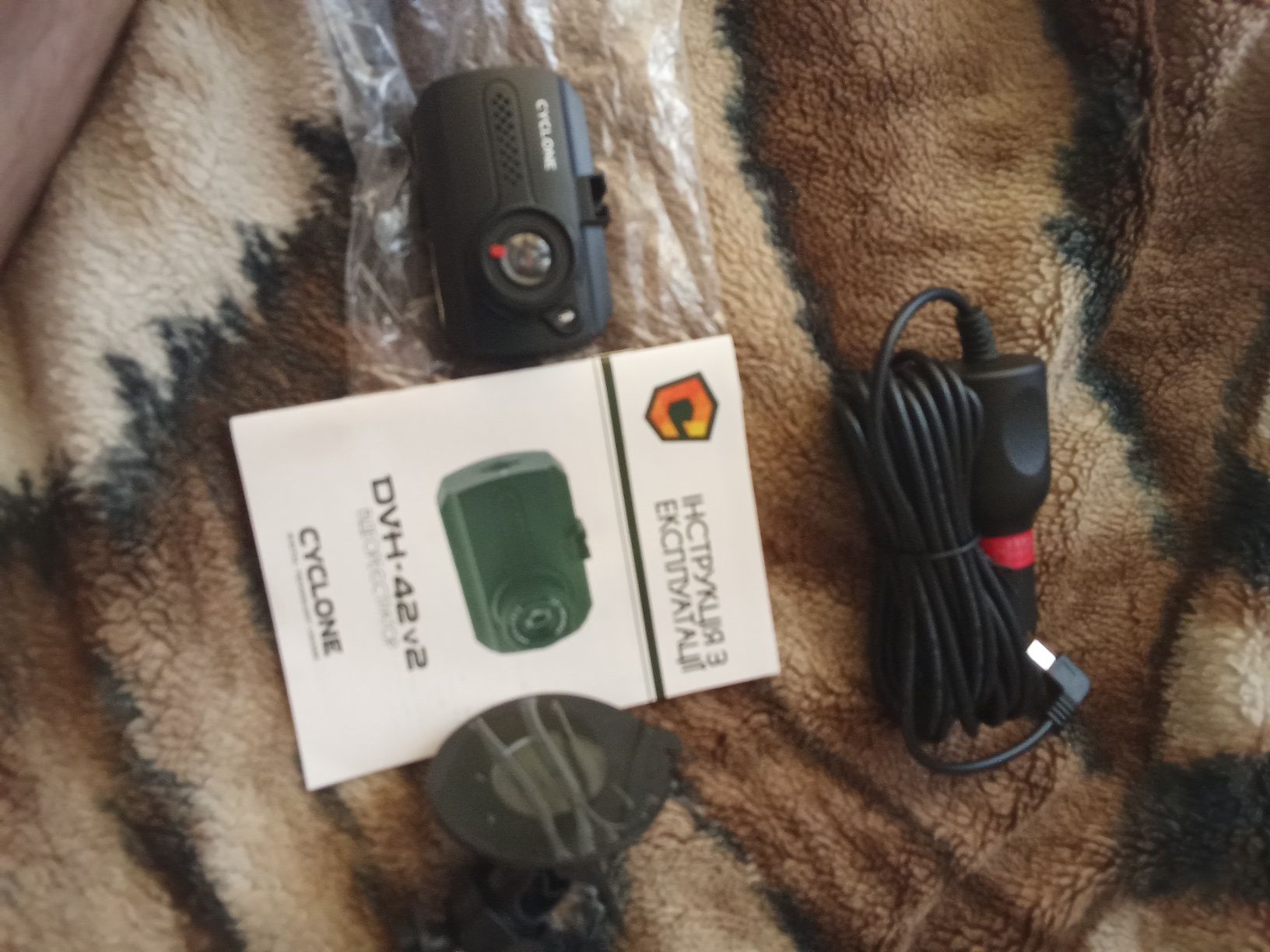 Продам  новий відеореєстратор Cyclone dvh42v2