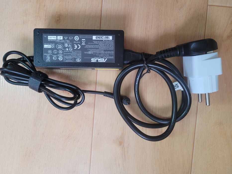 Продам зарядные блок ASUS для ноутбуков  65W
