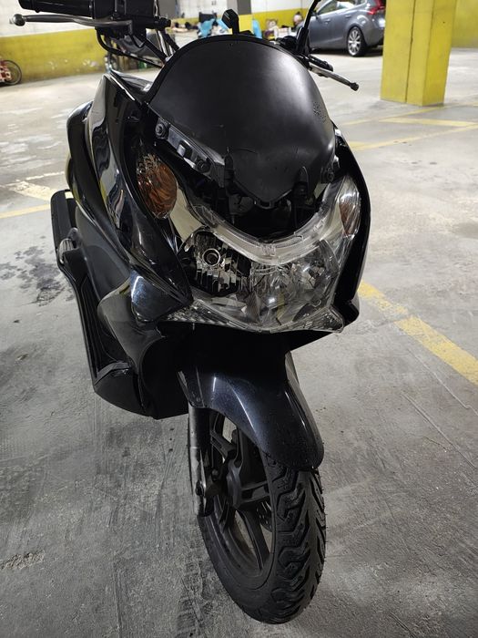 Honda PCX 125cc.