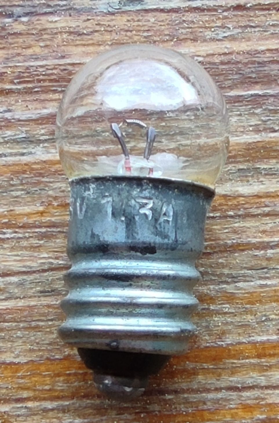 СМ28-1,5 S6s/10 28V 1,5W Лампа самолетная