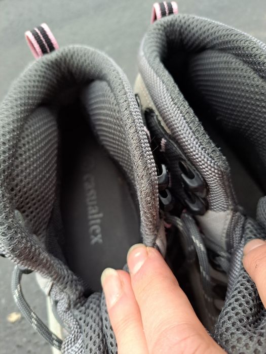 Ботинки женские зимние трекинговие  40-41рр