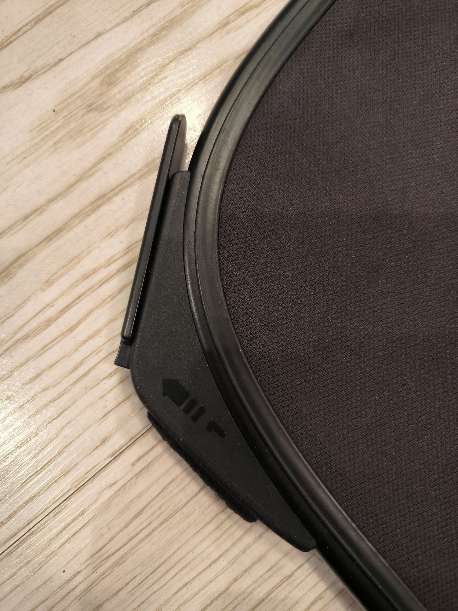 Orginalny wiatrołap do VW EOS