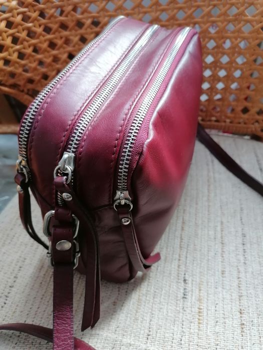 Torebka damska   firmy Vezze - skóra naturalna - kolor  wiśniowy.