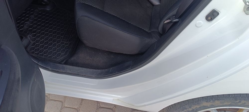 Продам Nissan Leat