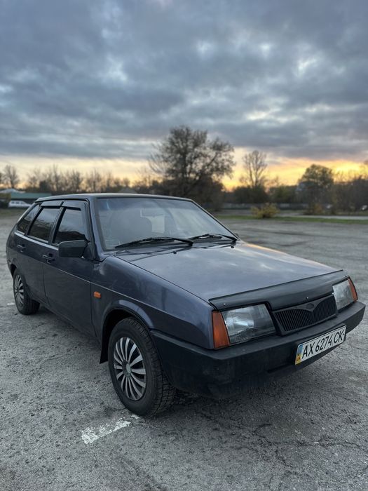 Автомобіль Ваз 2109