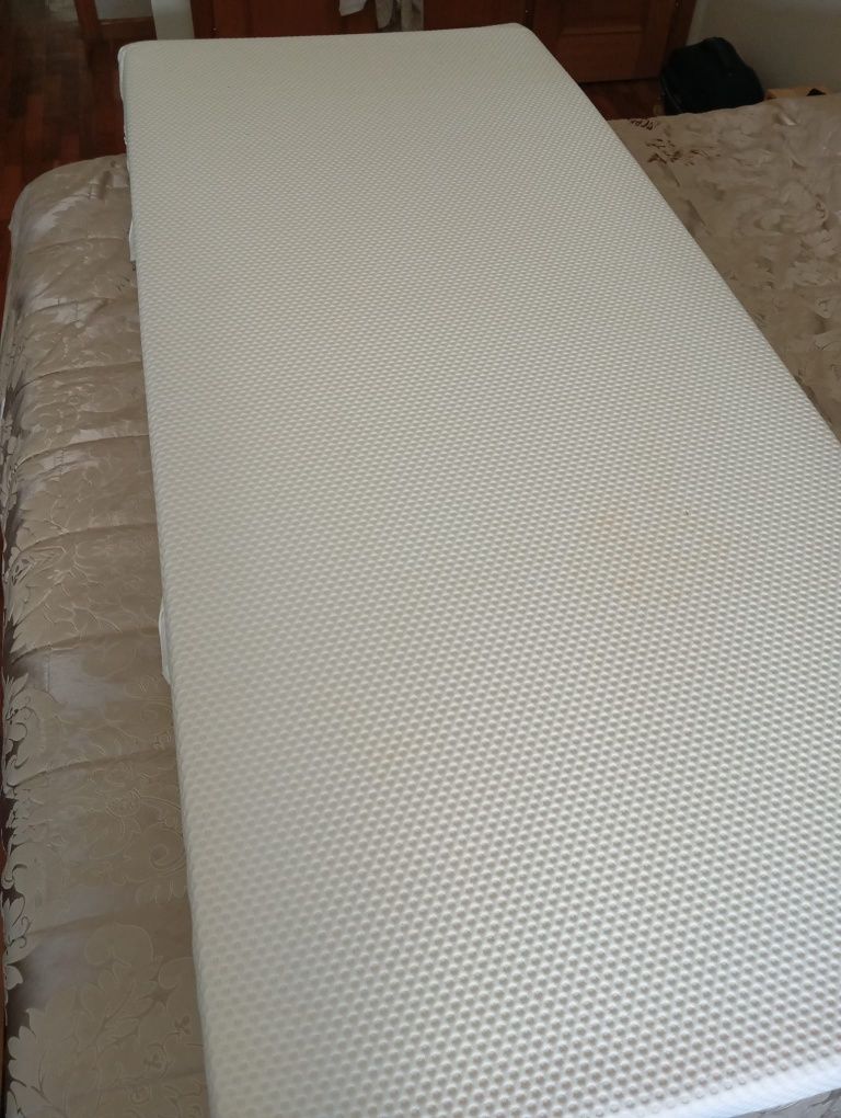 Colchão de espuma IKEA