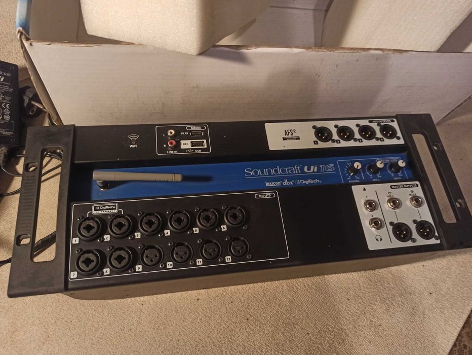 Soundcraft Ui16 mikser