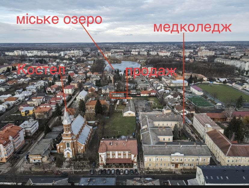 Два спарені гаражі